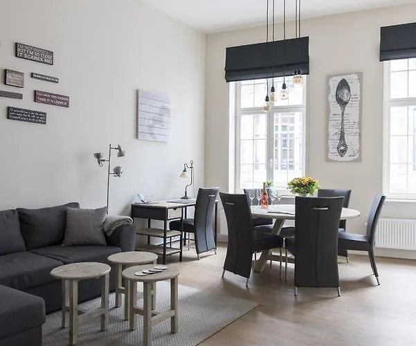 Cozy & Bright Apartment
